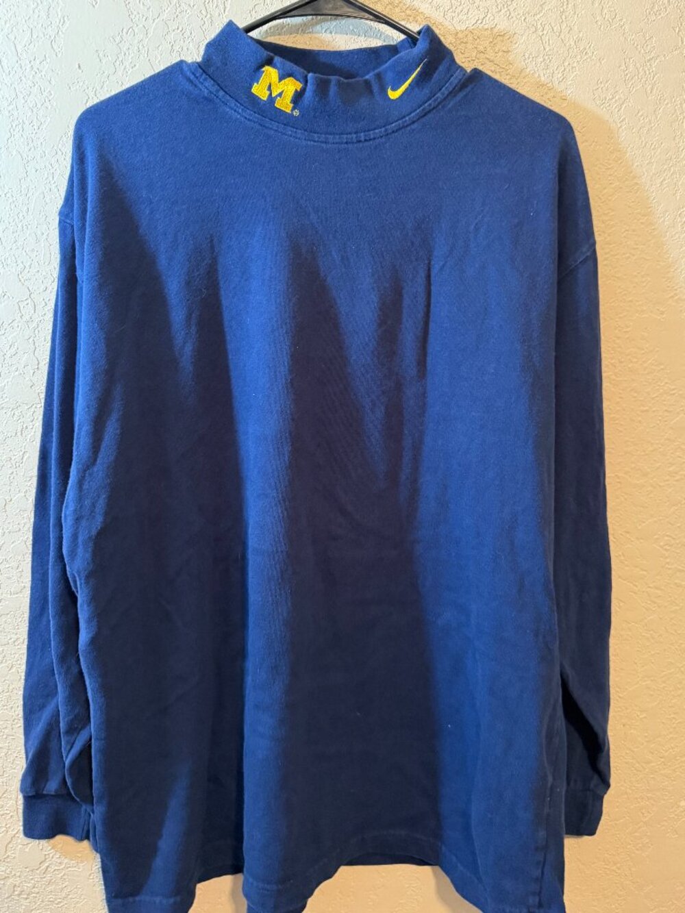 NWOT VINTAGE Nike University of Michigan Men's Long Sleeve Stitched Tee Shirt